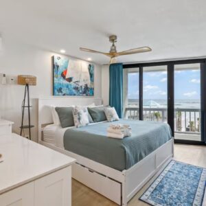 #115 Ocean Front, King Size Bed, Full Kitchen