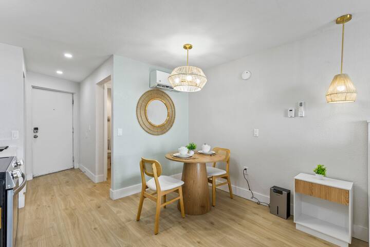 Modern dining nook with round table