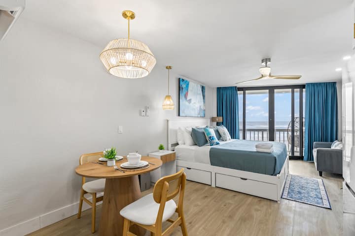 Cozy studio apartment with ocean-view balcony